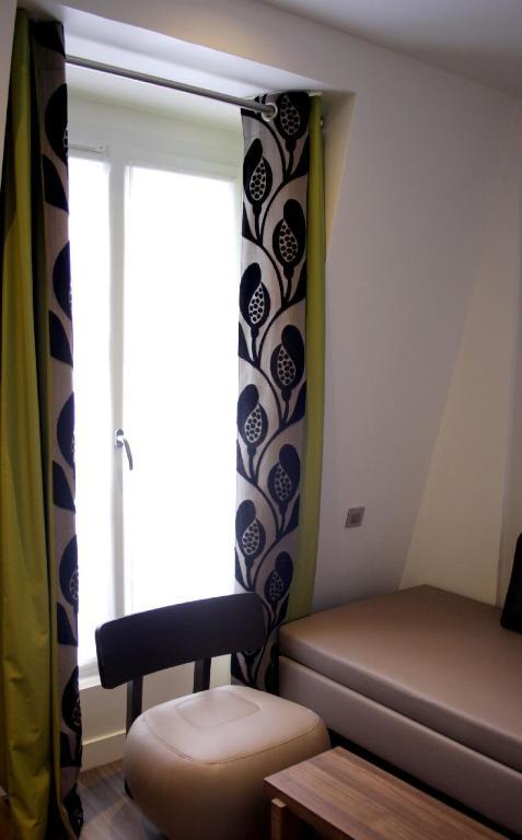 Hotel Alhambra Paris Room photo