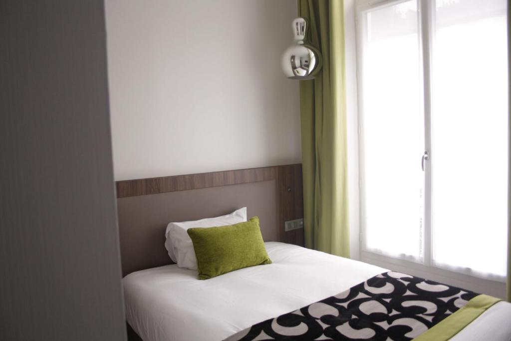 Hotel Alhambra Paris Room photo